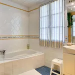 Hébergement de vacances 3 Bedroom Awesome Home In Vernon *