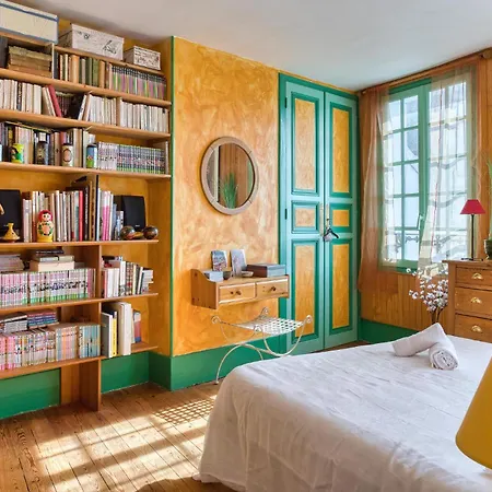 3 Bedroom Awesome In Hébergement de vacances *
