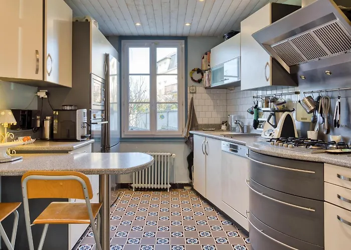 3 Bedroom Awesome In *